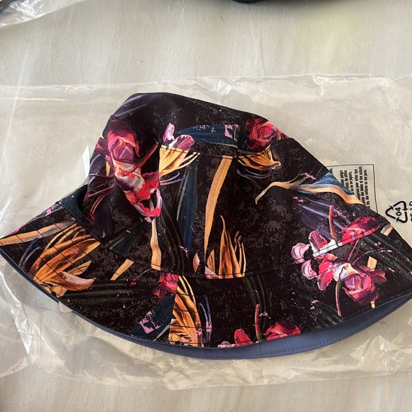 Lululemon Unisex Both Ways Reversible Bucket Hat - Picture 3 of 5